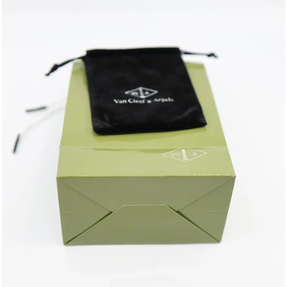 Van Cleef & Arpels flawless gift